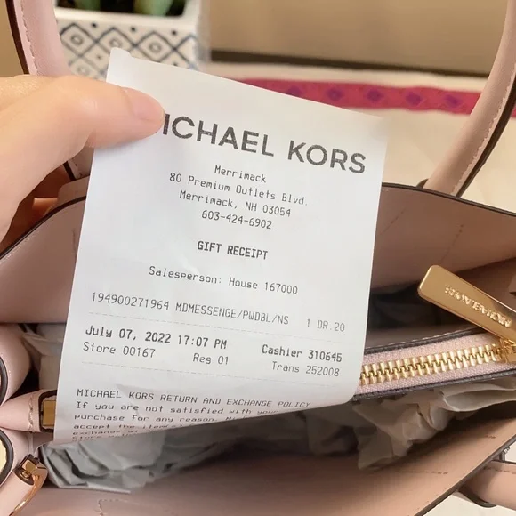 Michael Kors Mercer Medium Logo Crossbody in vanilla/pink - Picture 7 of 7